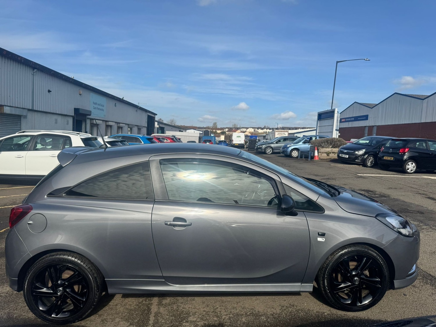 Used Vauxhall Corsa 2015 for sale - 77932347: Photo 4