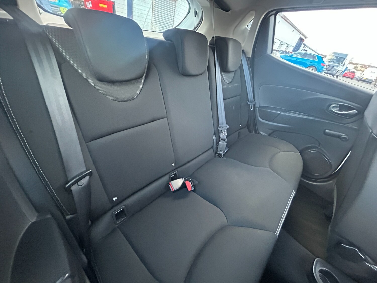 Used Renault Clio 2015 for sale - 77848407: Photo 16