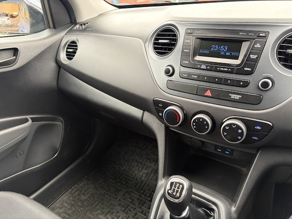 Used Hyundai i10 2017 for sale - 76287174: Photo 14