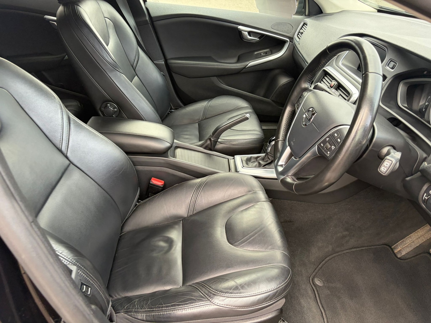 Used Volvo V40 2019 for sale - 78166063: Photo 14