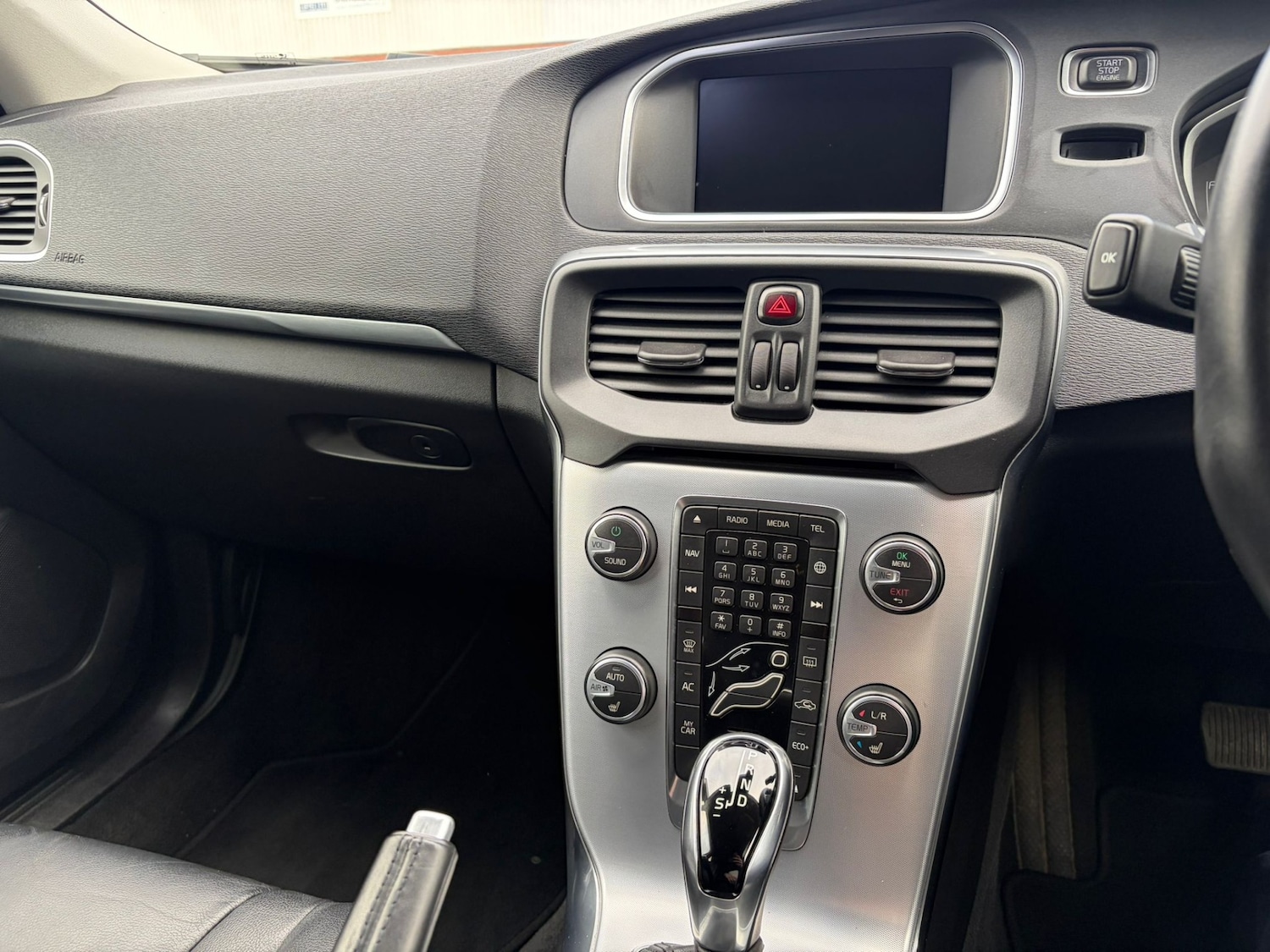 Used Volvo V40 2019 for sale - 78166063: Photo 15