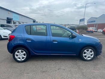 Used Dacia Sandero 2014 for sale - 79548268: Photo