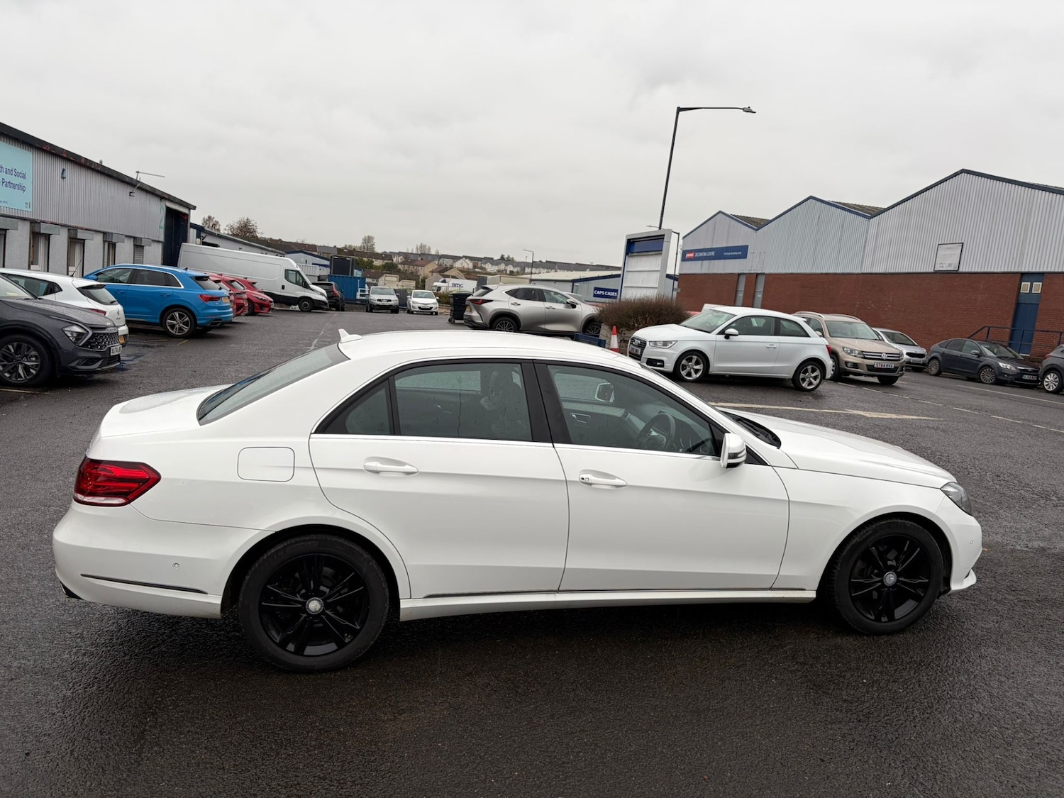 Used Mercedes-Benz E Class 2014 for sale - 76427755: Photo 8