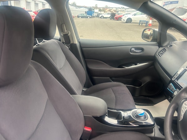Used Nissan Leaf 2017 for sale - 76234237: Photo 12