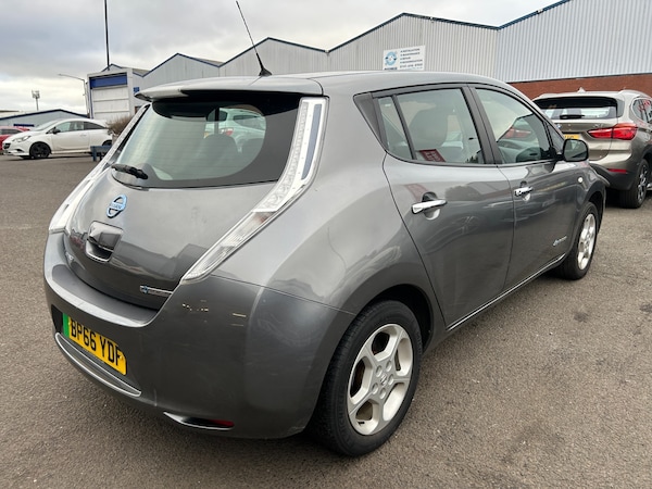Used Nissan Leaf 2017 for sale - 76234237: Photo 6