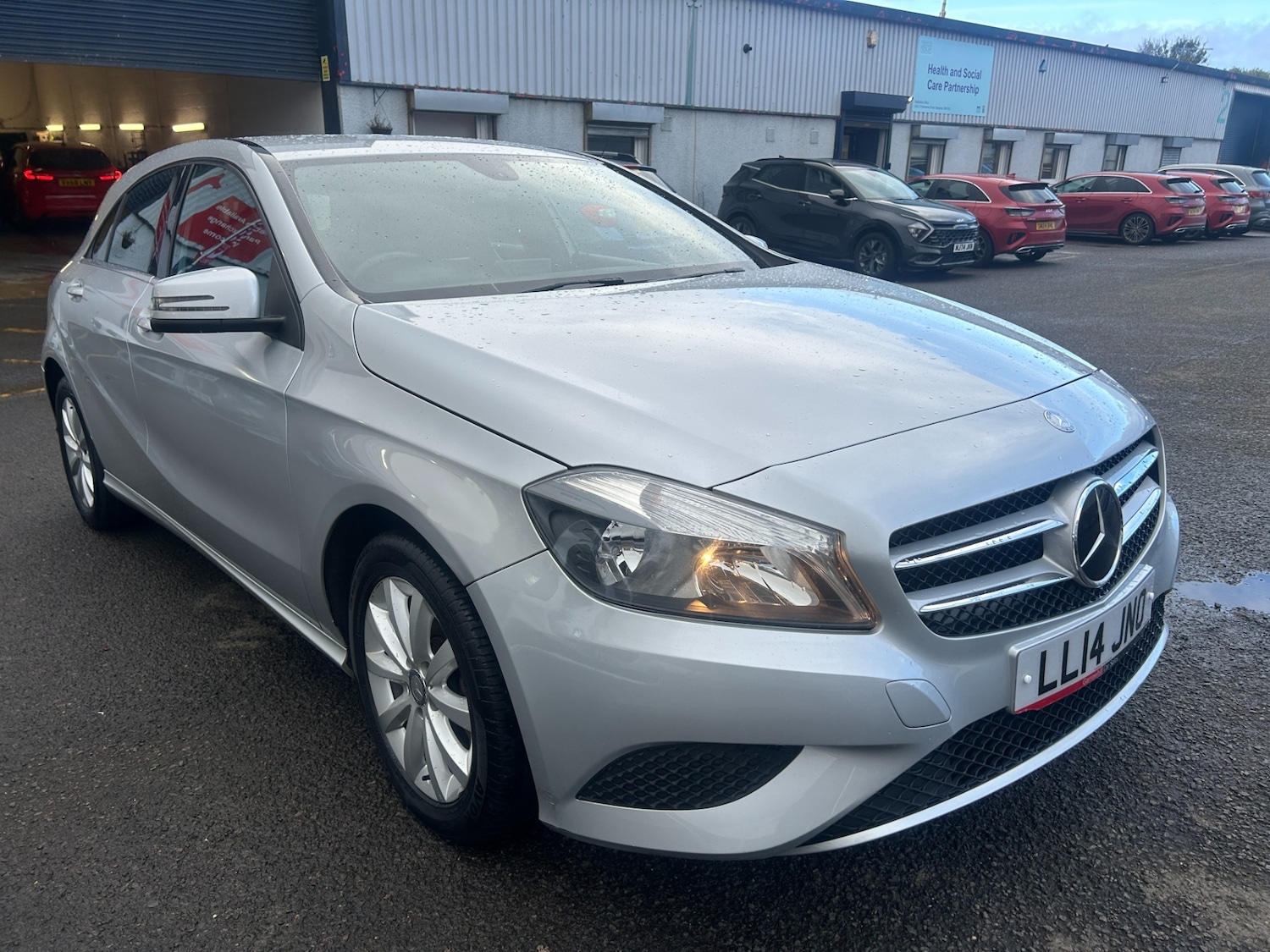 Used Mercedes-Benz A-Class 2014 for sale - 76402933: Photo 5