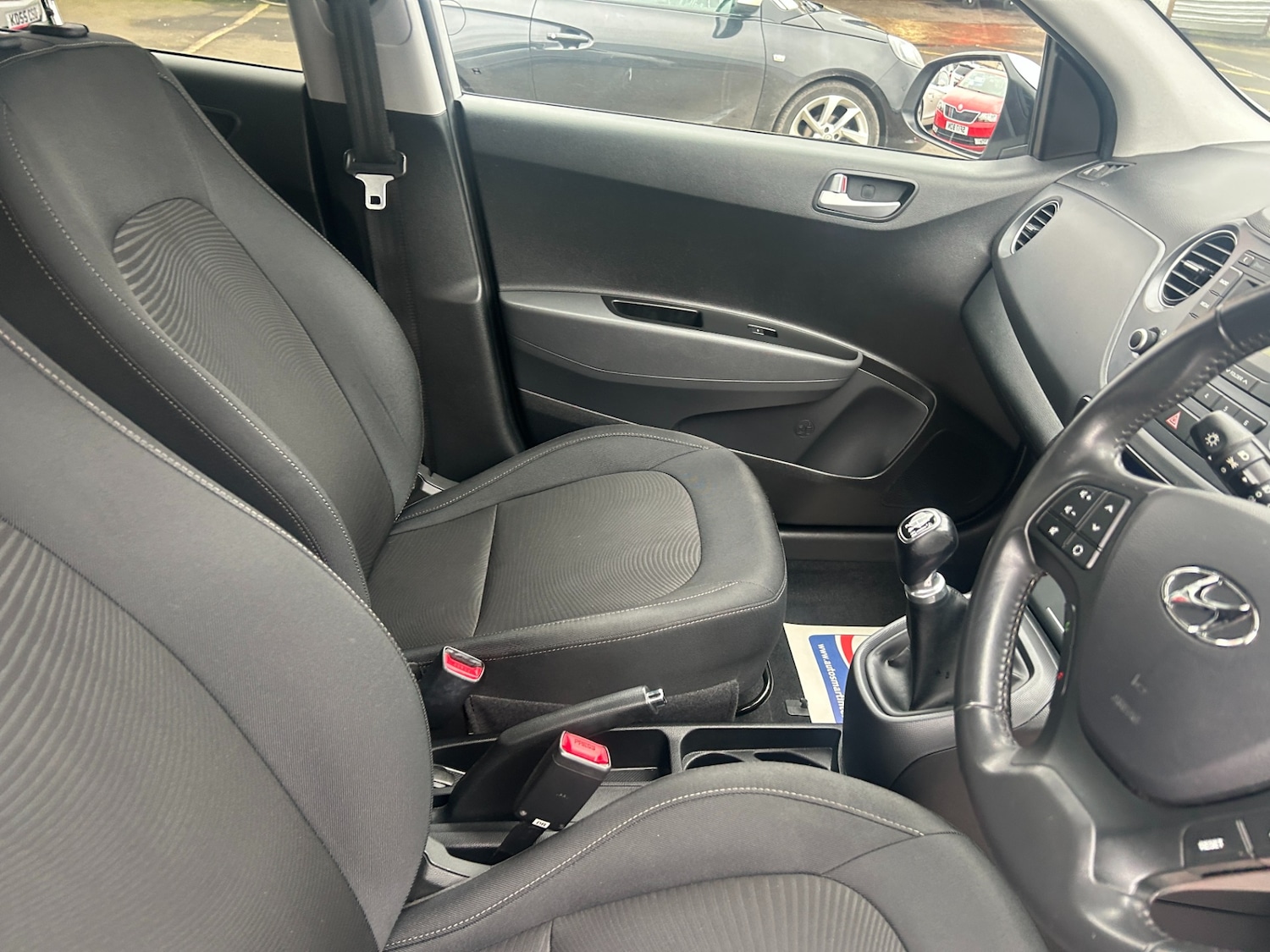 Used Hyundai i10 2017 for sale - 77790246: Photo 9