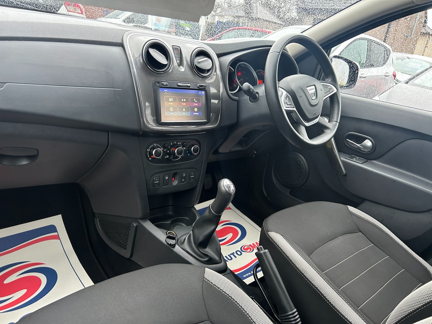 Used Dacia Sandero Stepway 2017 for sale - 77762674: Photo 17