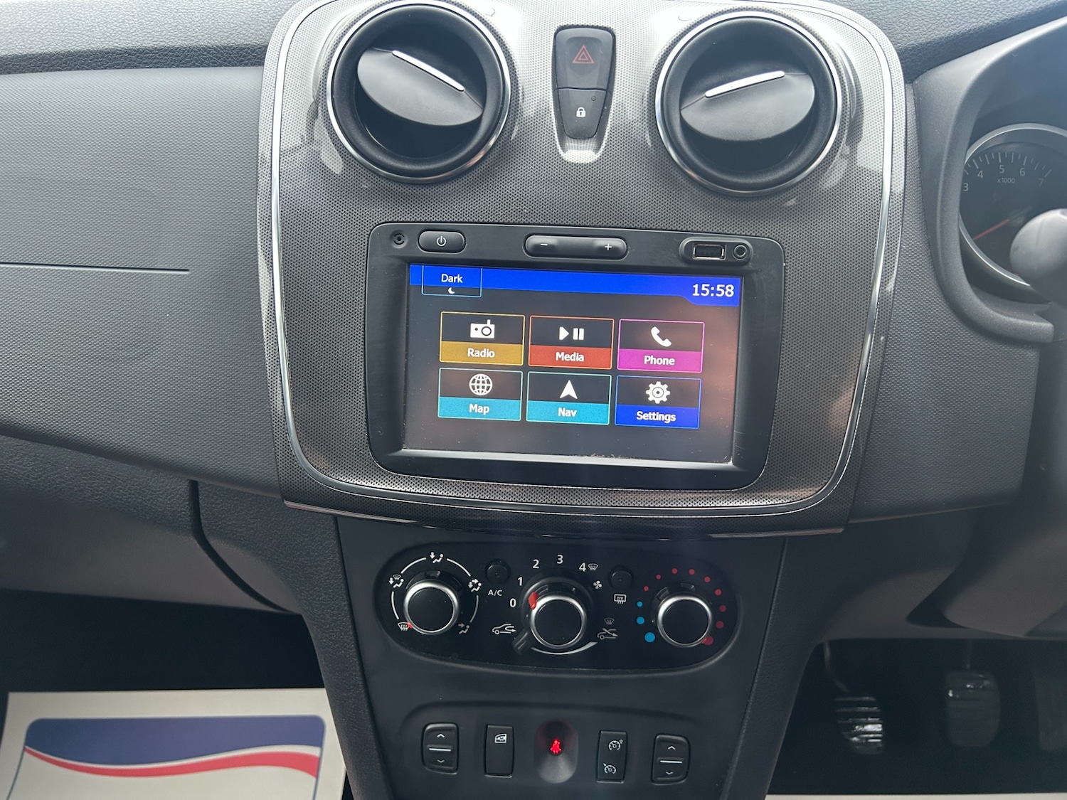 Used Dacia Sandero Stepway 2017 for sale - 77762674: Photo 19