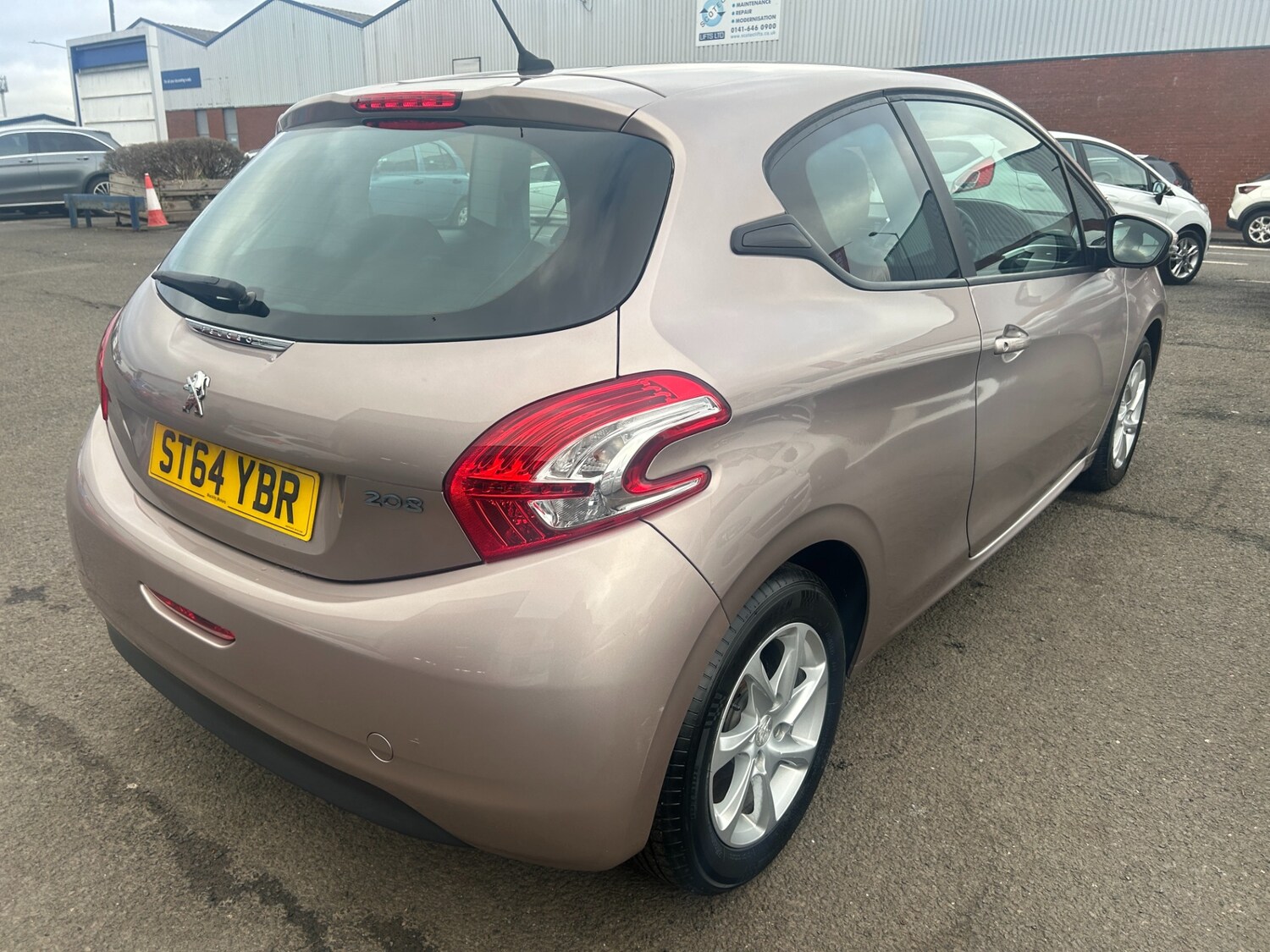 Used Peugeot 208 2015 for sale - 77819189: Photo 10