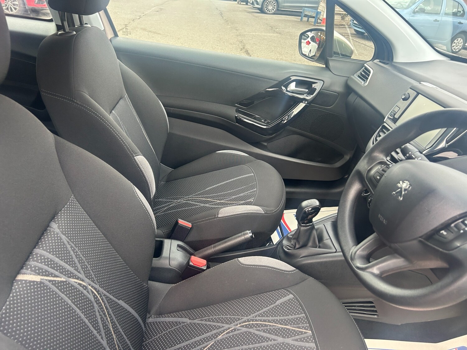 Used Peugeot 208 2015 for sale - 77819189: Photo 11