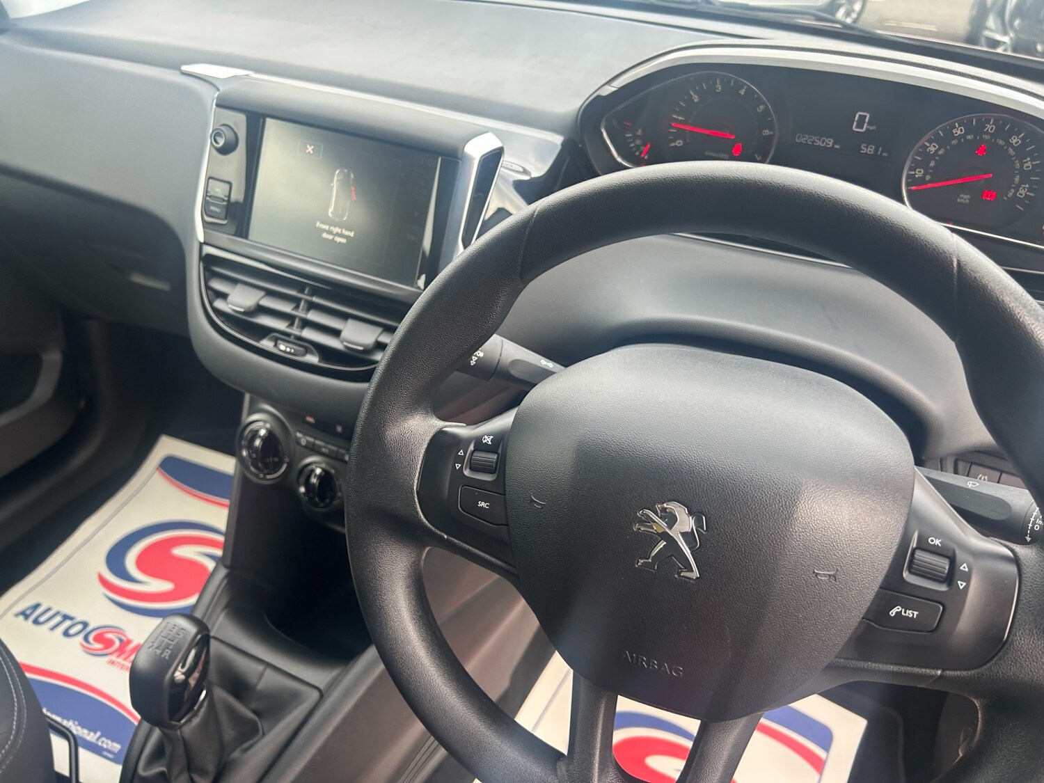 Used Peugeot 208 2015 for sale - 77819189: Photo 12