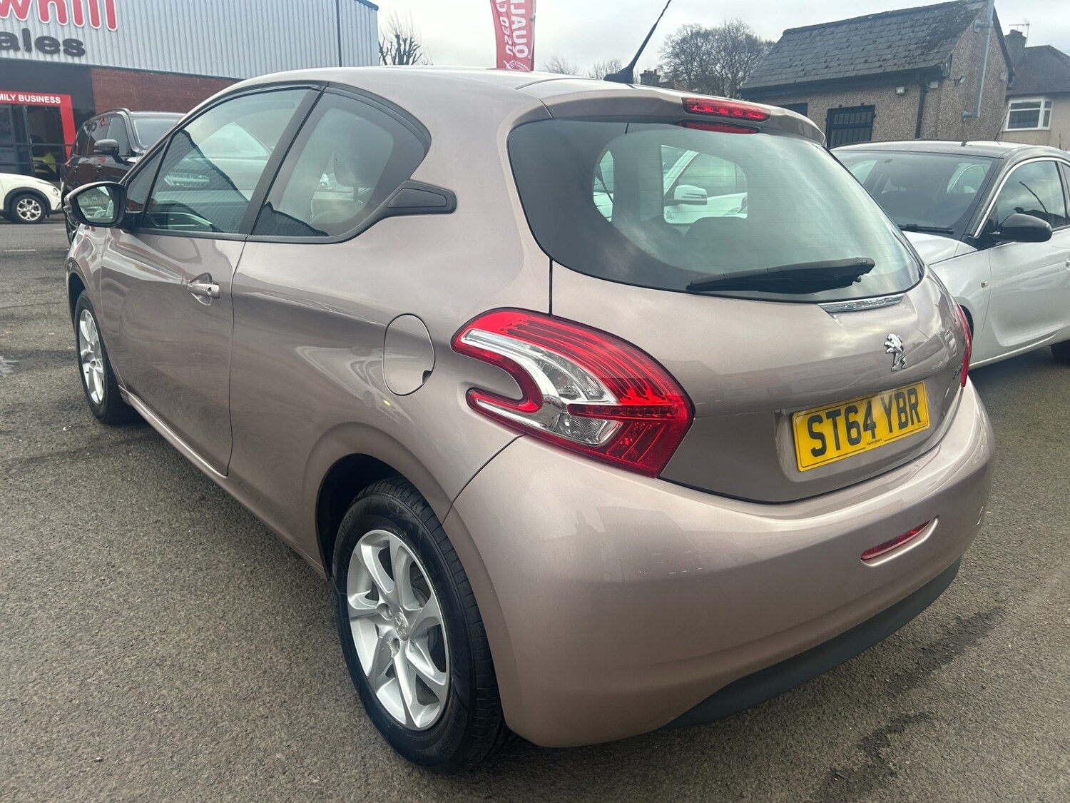 Used Peugeot 208 2015 for sale - 77819189: Photo 8