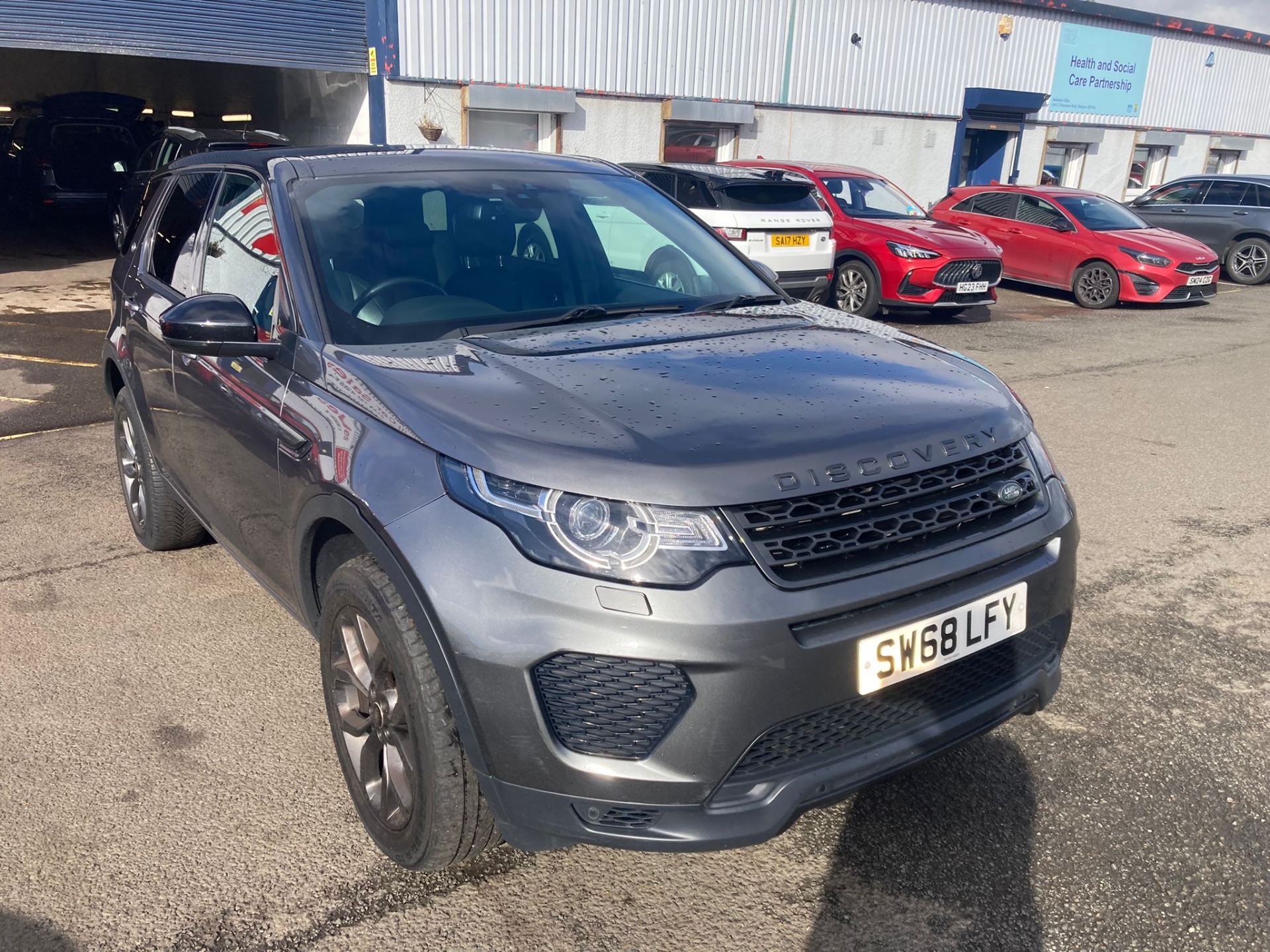 Used Land Rover Discovery Sport 2018 for sale - 75931647: Photo