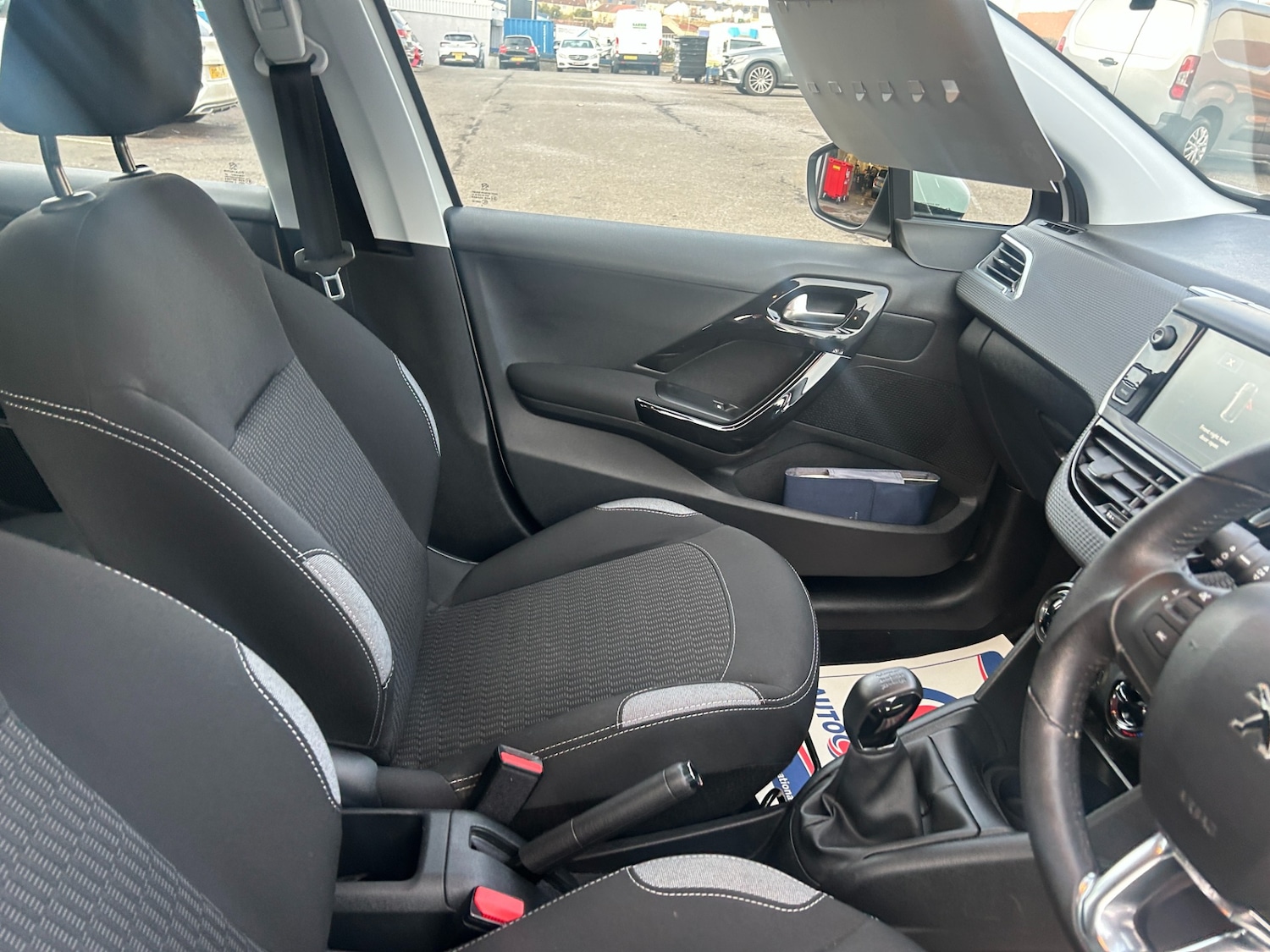 Used Peugeot 208 2016 for sale - 77582225: Photo 12