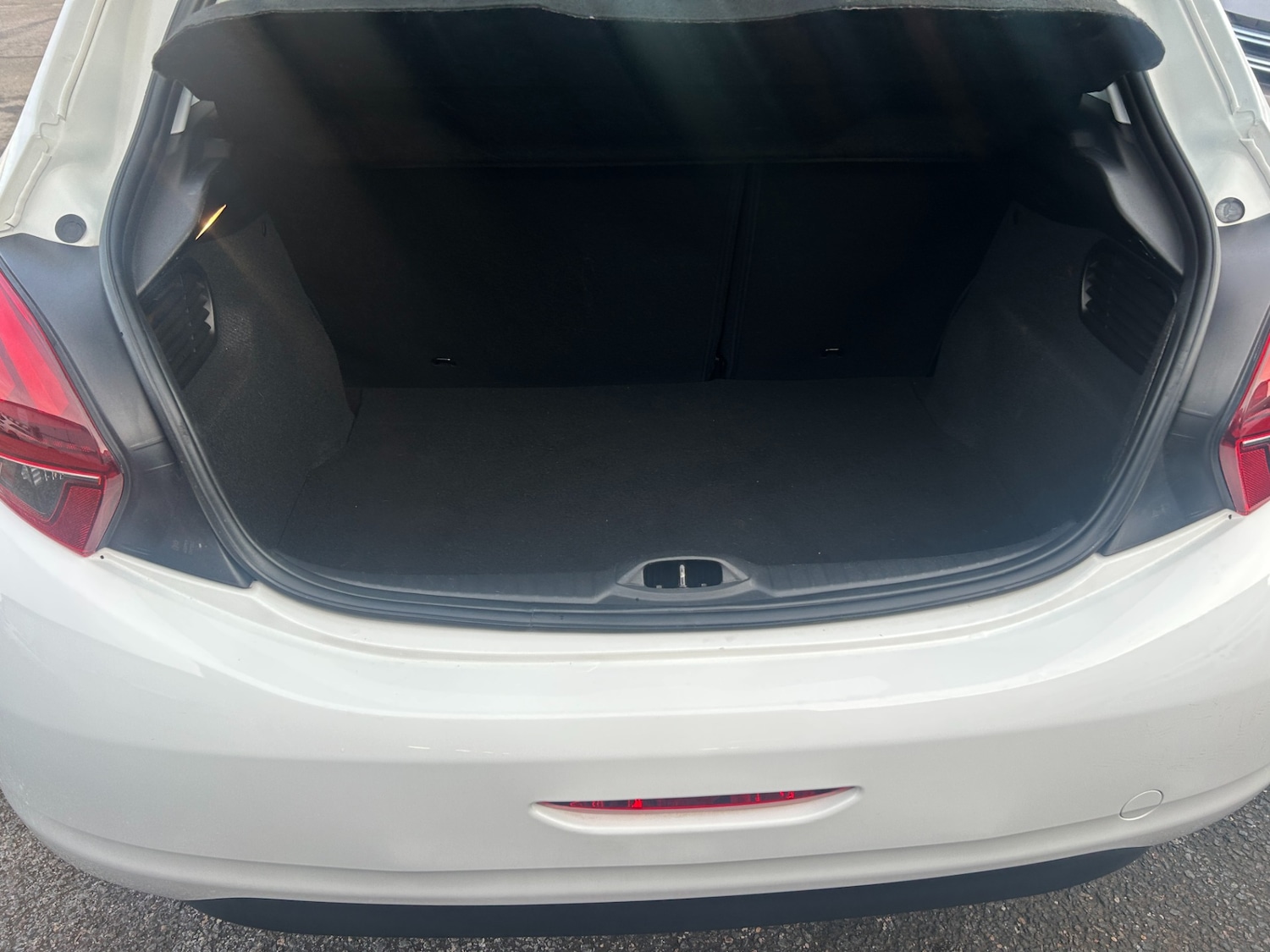 Used Peugeot 208 2016 for sale - 77582225: Photo 15