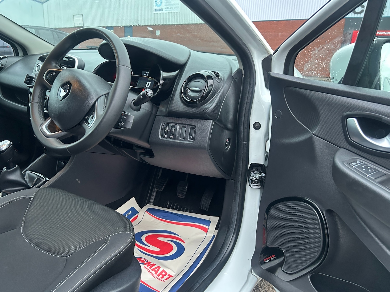 Used Renault Clio 2018 for sale - 76556763: Photo 12