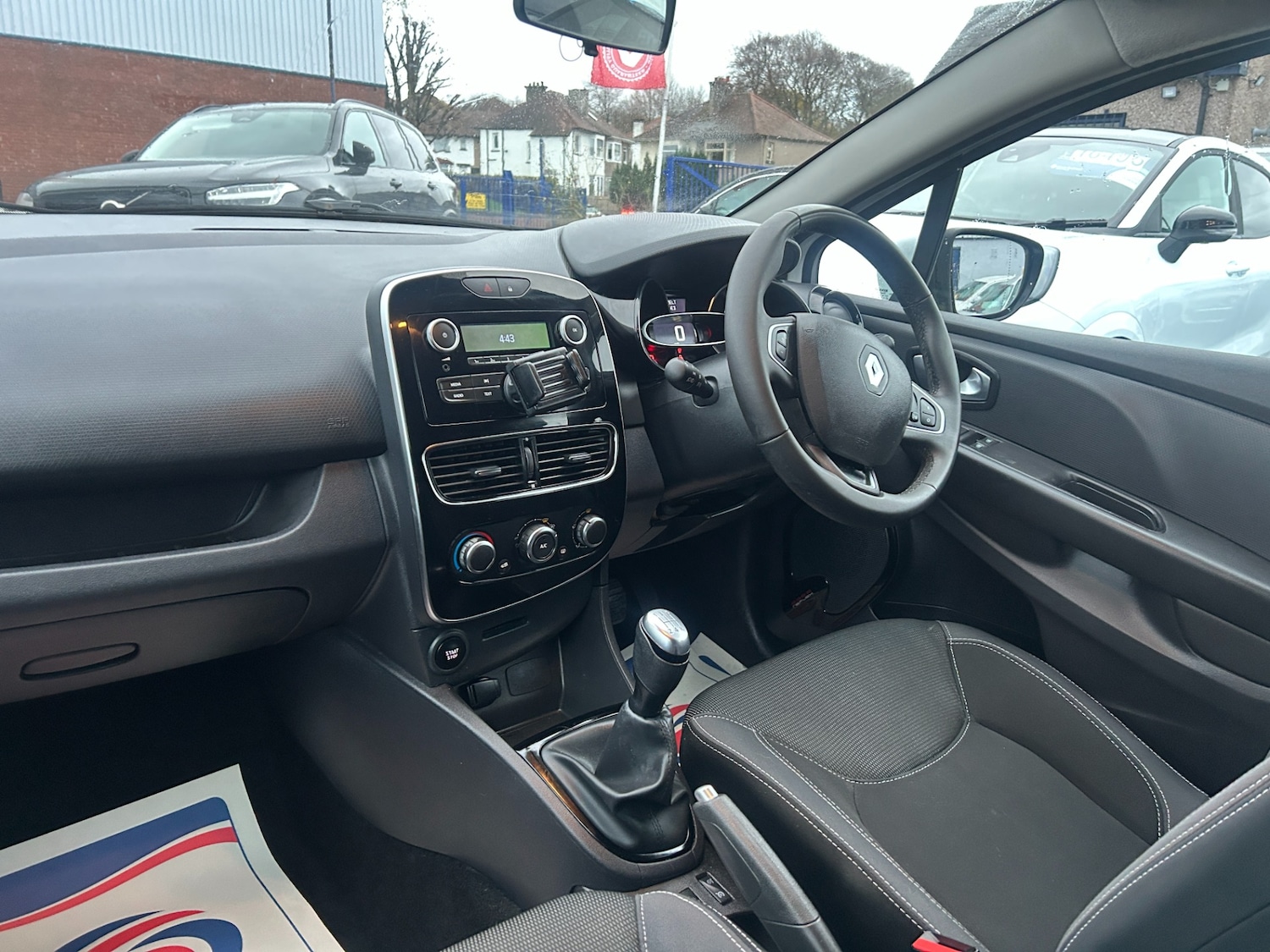 Used Renault Clio 2018 for sale - 76556763: Photo 18