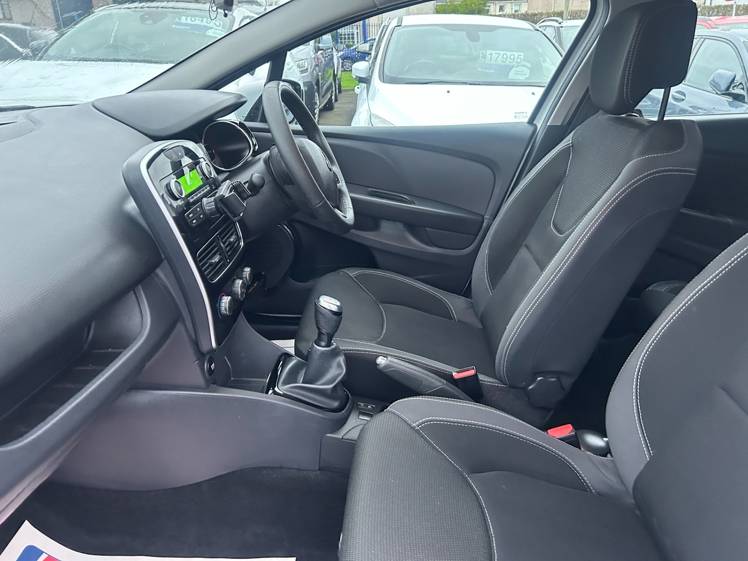 Used Renault Clio 2018 for sale - 76556763: Photo 19