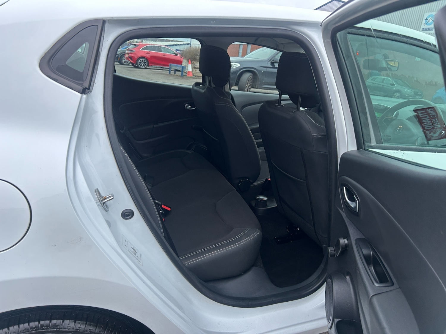 Used Renault Clio 2018 for sale - 76556763: Photo 22