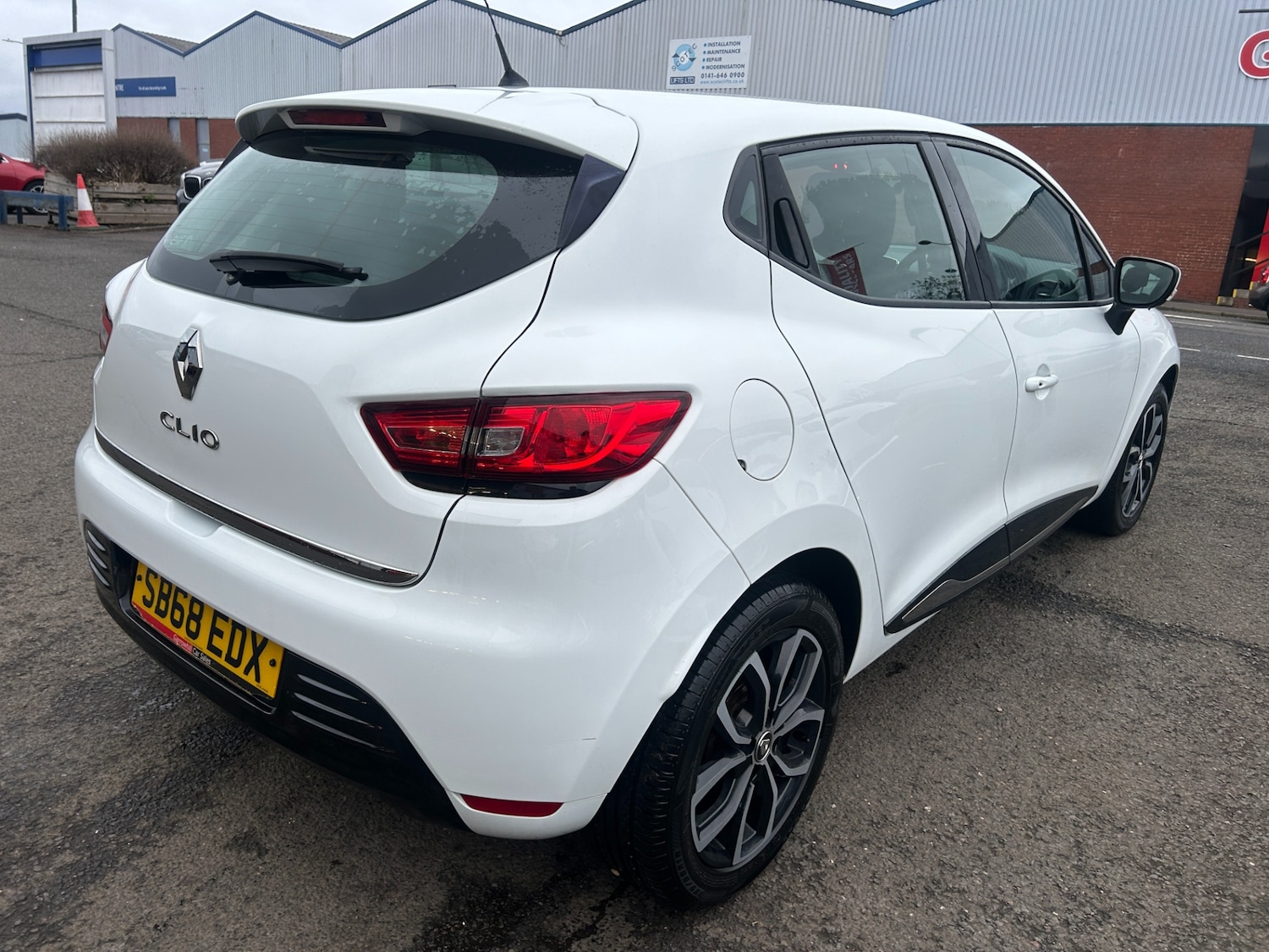 Used Renault Clio 2018 for sale - 76556763: Photo 8