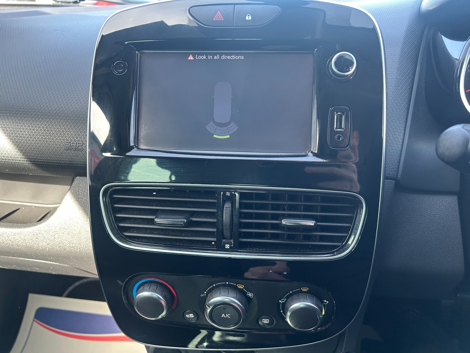 Used Renault Clio 2018 for sale - 77947139: Photo 12