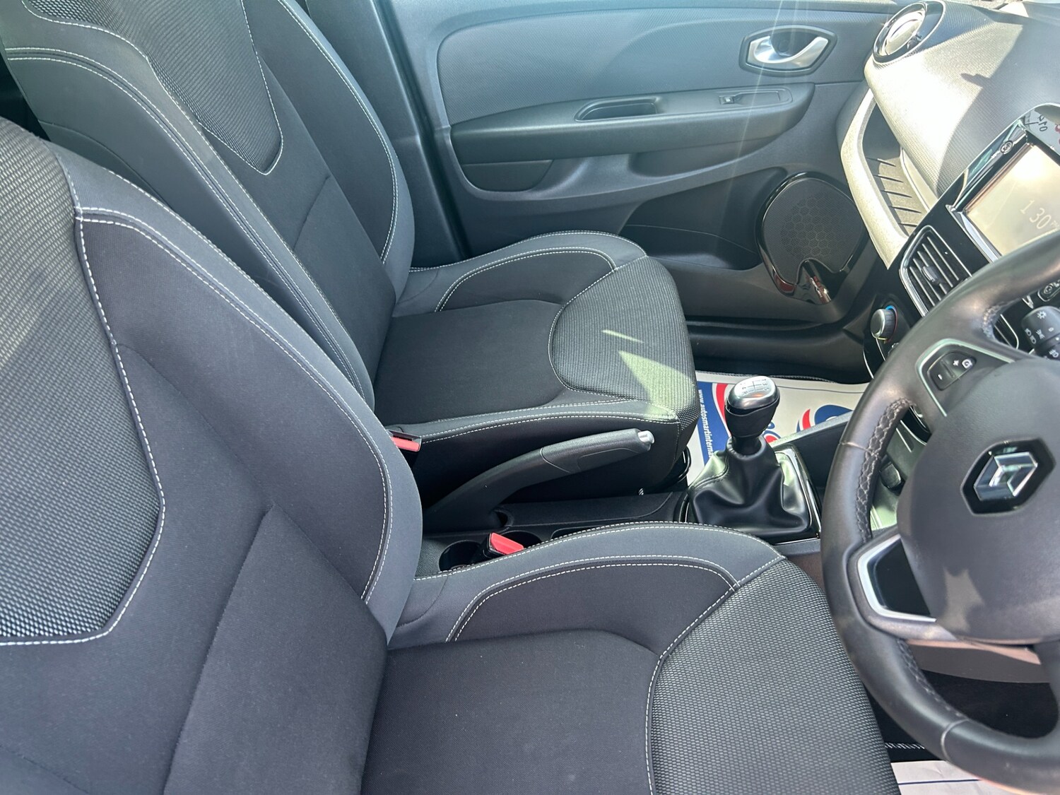 Used Renault Clio 2018 for sale - 77947139: Photo 14