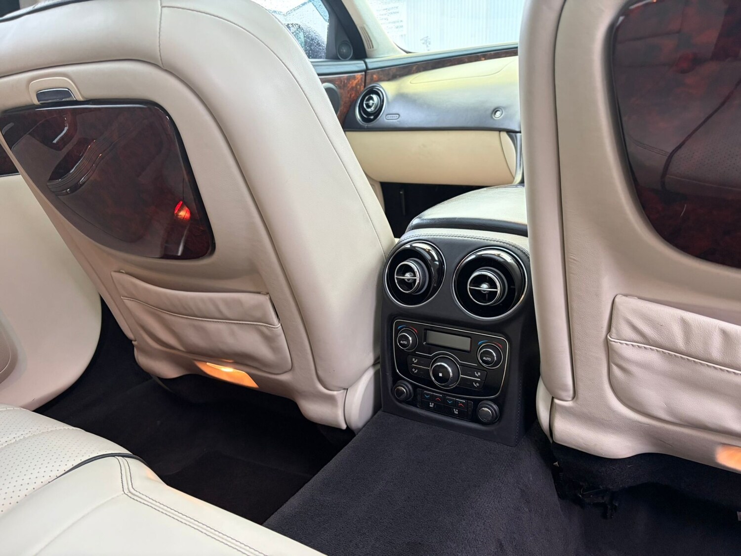 Used Jaguar XJ 2011 for sale - 76542908: Photo 18