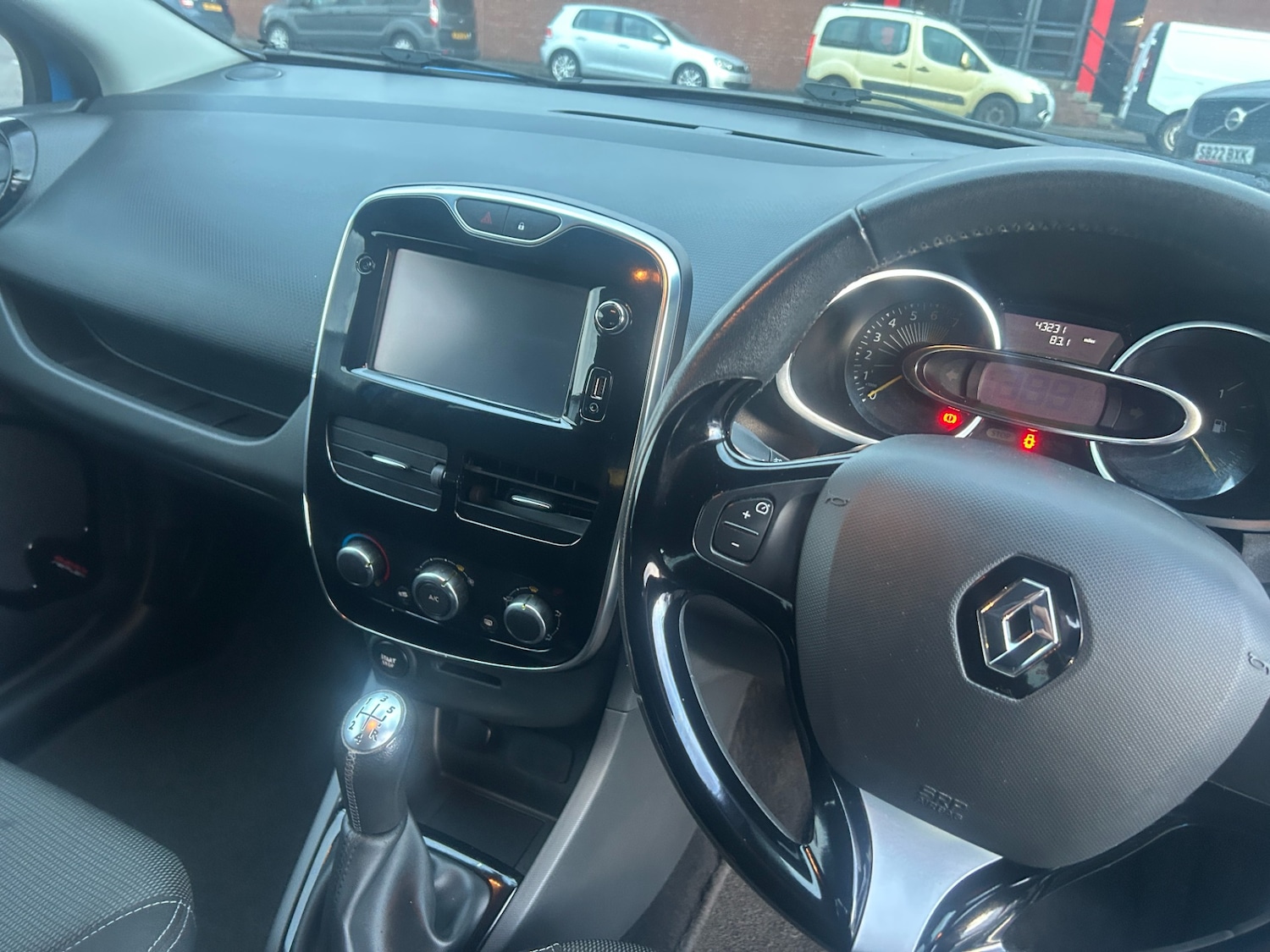 Used Renault Clio 2015 for sale - 77170805: Photo 14
