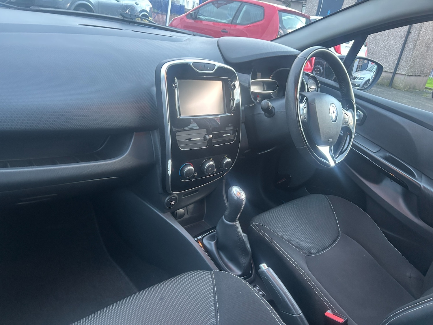 Used Renault Clio 2015 for sale - 77170805: Photo 18