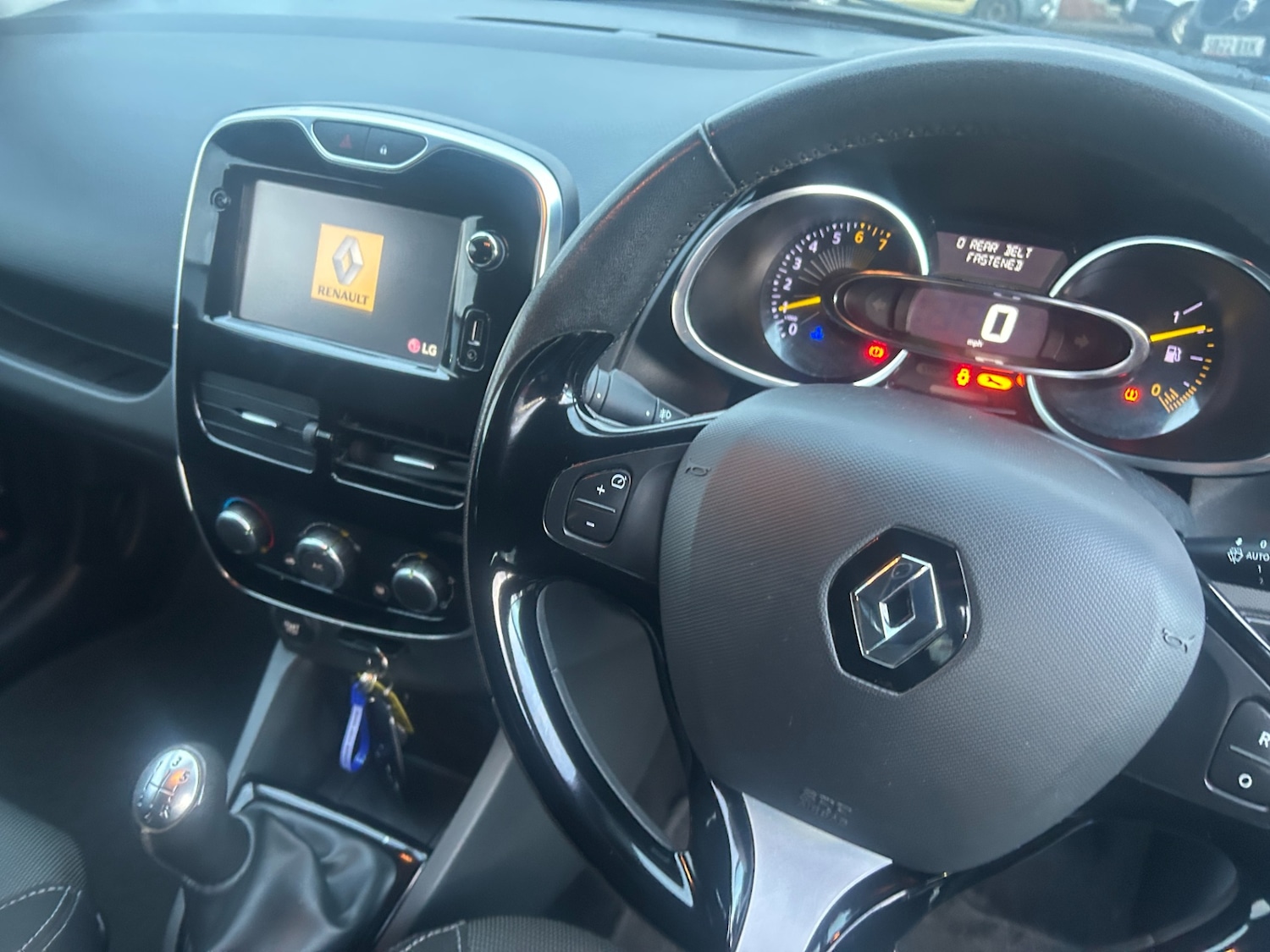 Used Renault Clio 2015 for sale - 77170805: Photo 19