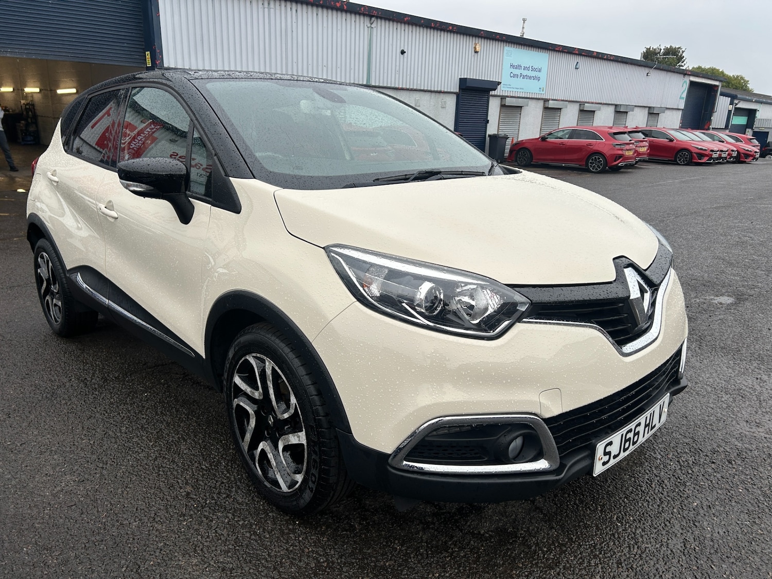 Used Renault Captur 2016 for sale - 76090977: Photo 9