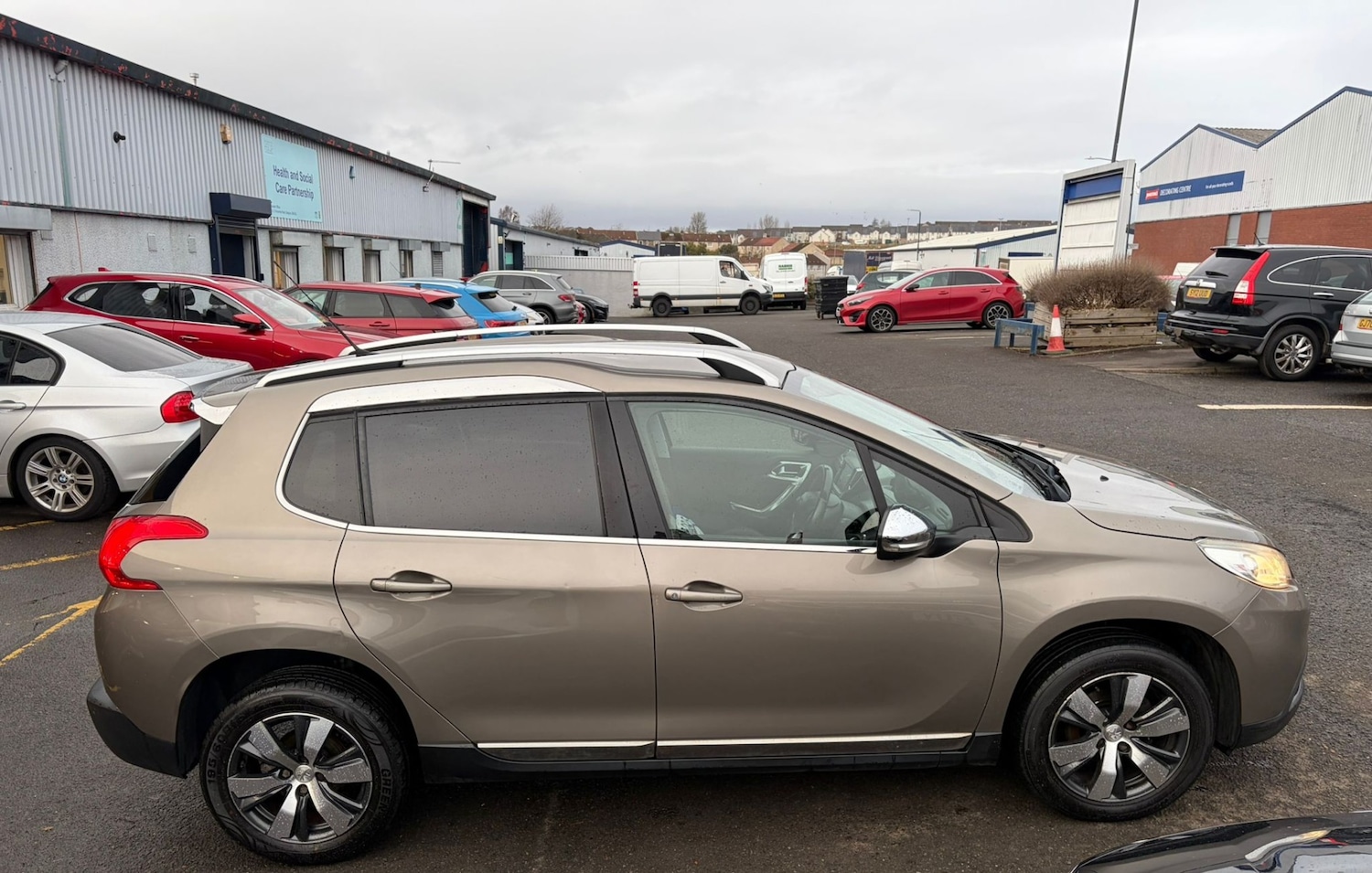 Used Peugeot 2008 2015 for sale - 77198088: Photo 4