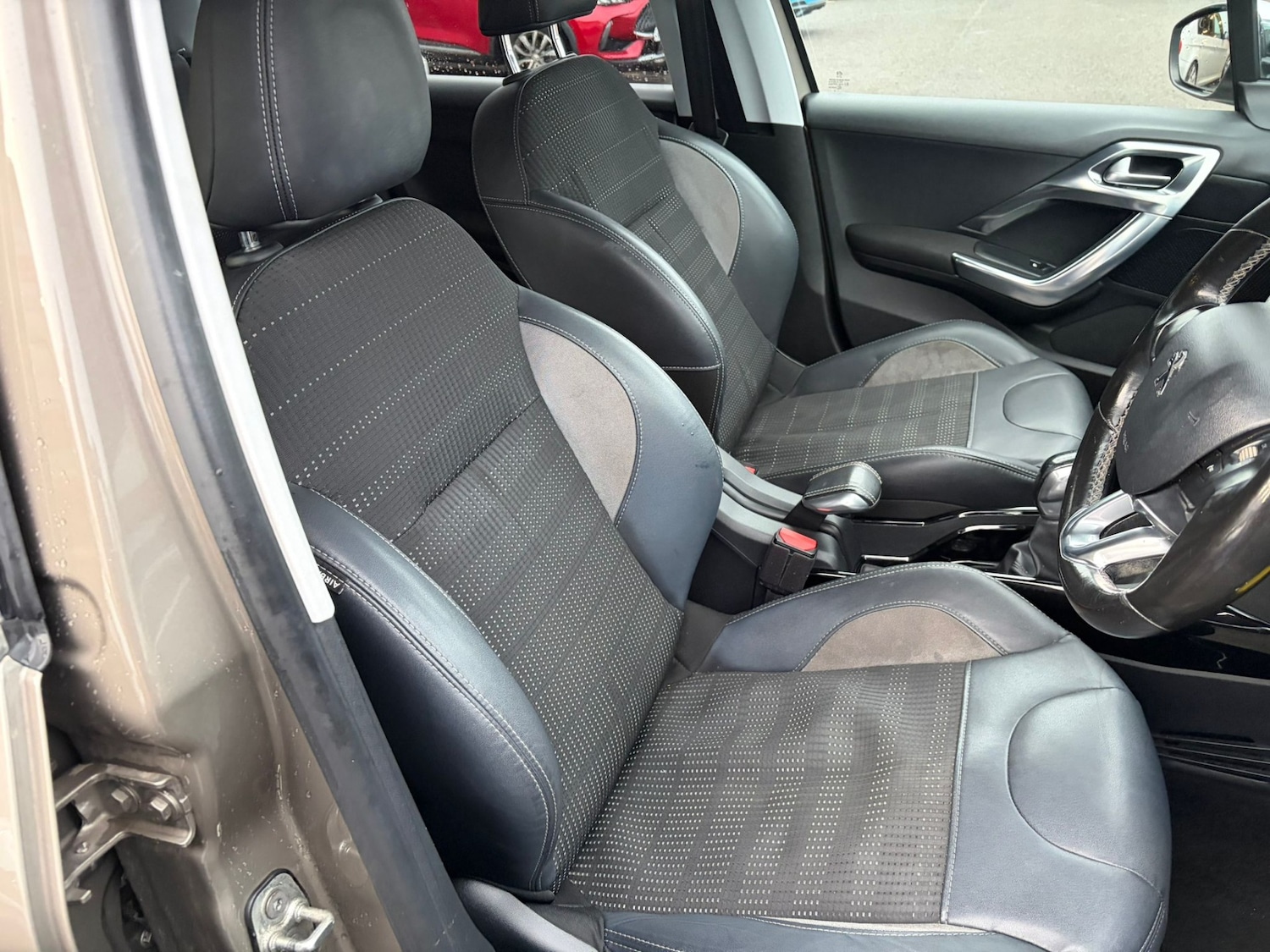 Used Peugeot 2008 2015 for sale - 77198088: Photo 8