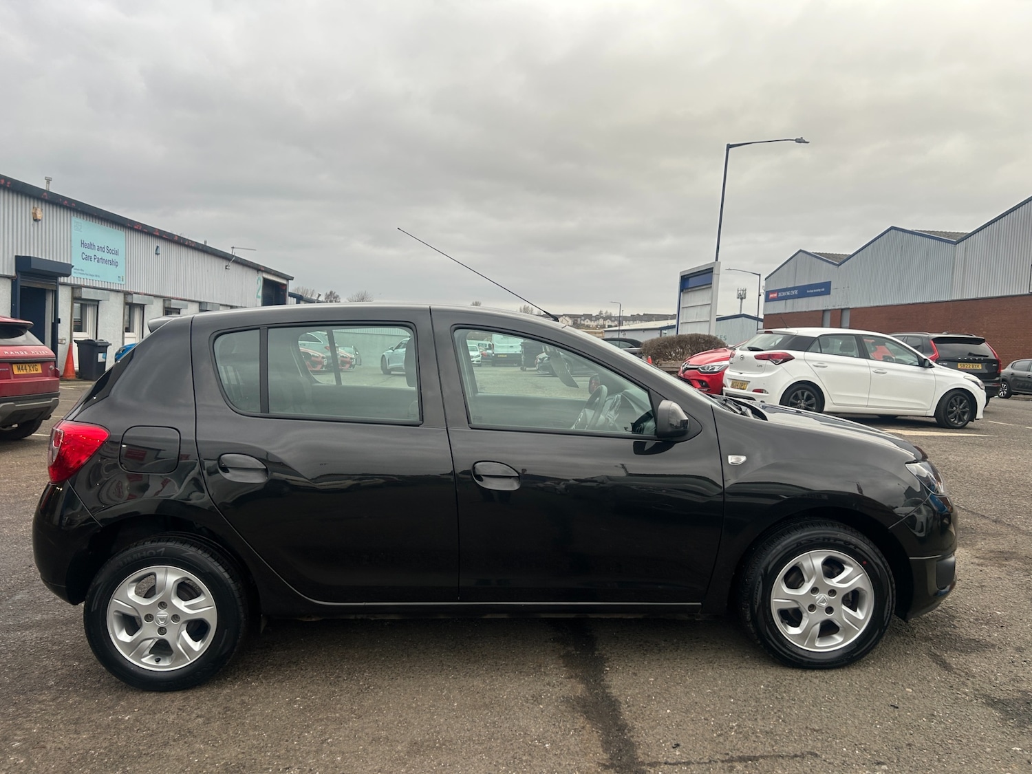 Used Dacia Sandero 2015 for sale - 77607295: Photo 6