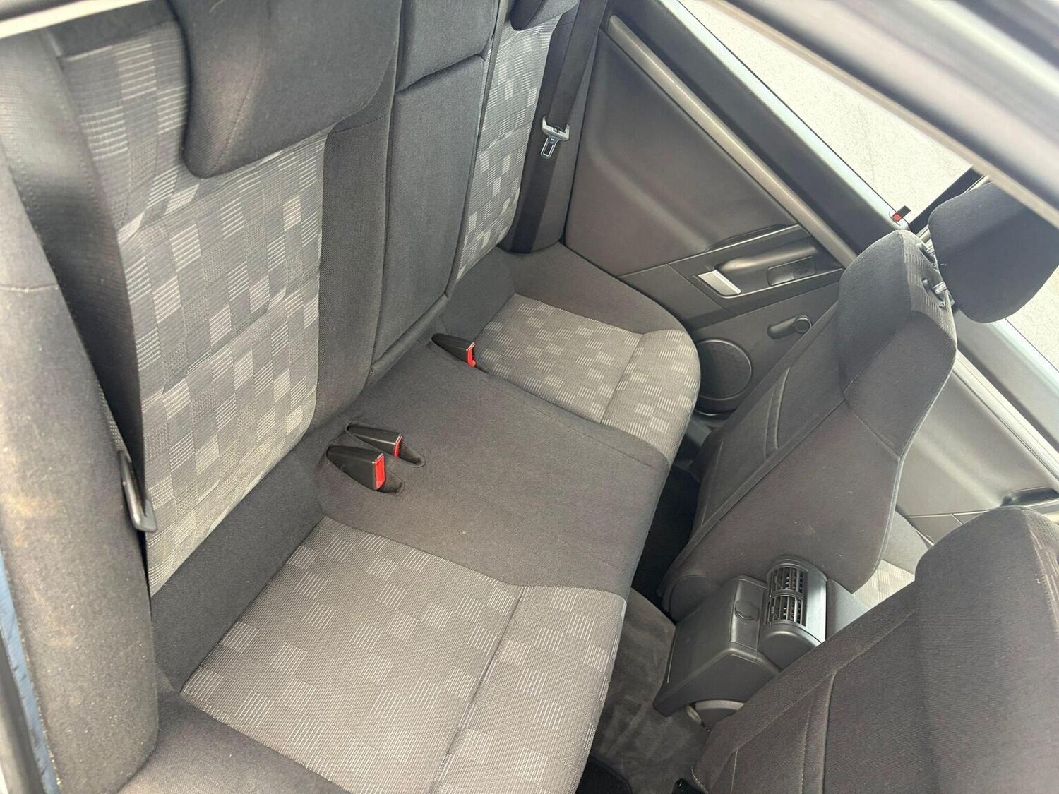 Used Vauxhall Vectra 2005 for sale - 77716126: Photo 13