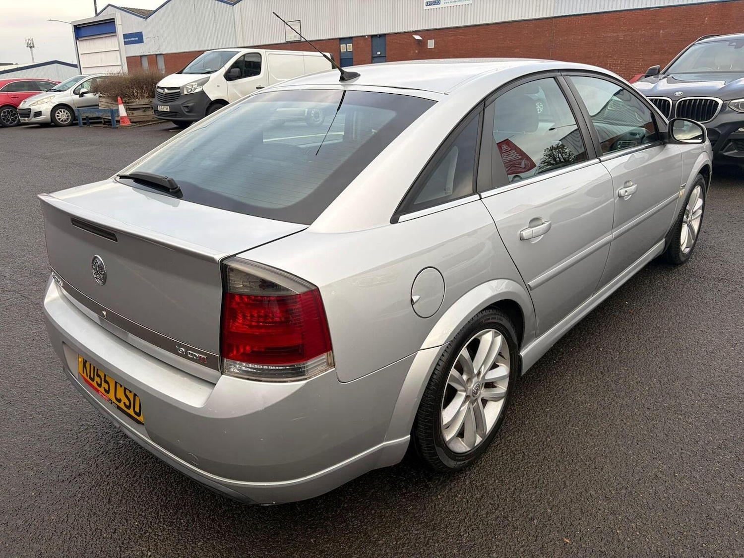 Used Vauxhall Vectra 2005 for sale - 77716126: Photo 5