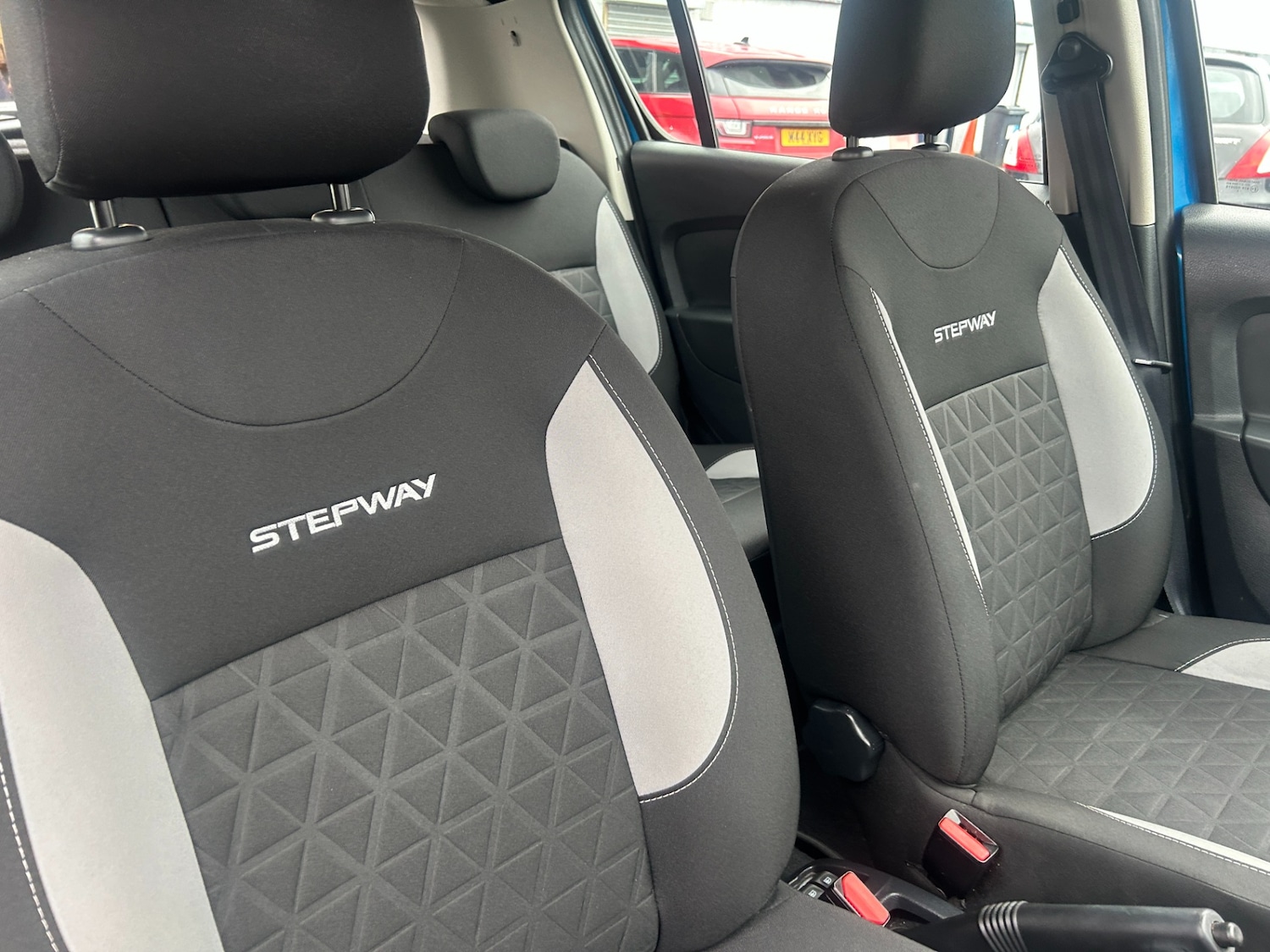 Used Dacia Sandero Stepway 2015 for sale - 77607212: Photo 14