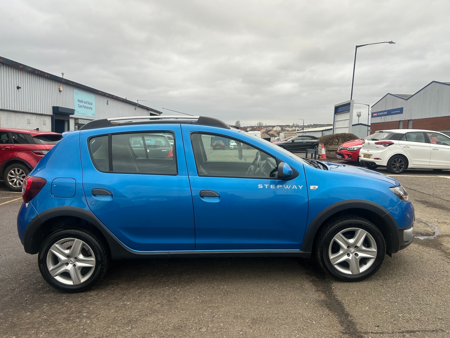 Used Dacia Sandero Stepway 2015 for sale - 77607212: Photo 6
