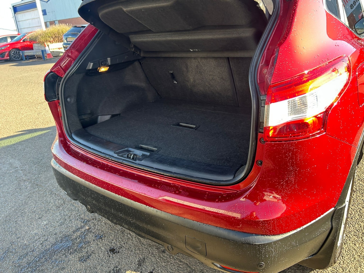 Used Nissan Qashqai 2014 for sale - 76696778: Photo 12