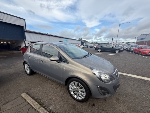 Used Vauxhall Corsa 2014 for sale - 76220523: Photo 2