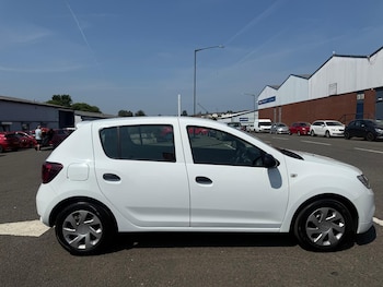 Used Dacia Sandero 2017 for sale - 79231285: Photo