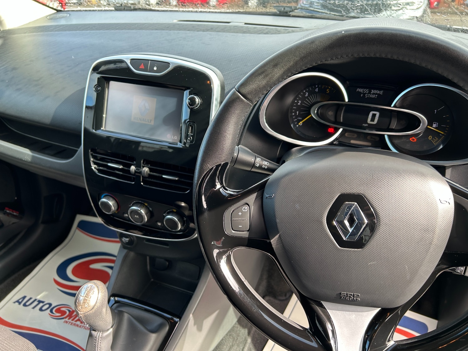 Used Renault Clio 2015 for sale - 78065351: Photo 11