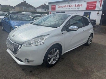 Peugeot - 208