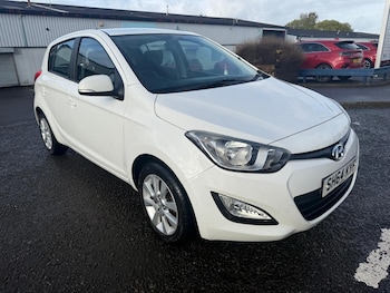 Used Hyundai i20 2015 for sale - 76436355: Photo