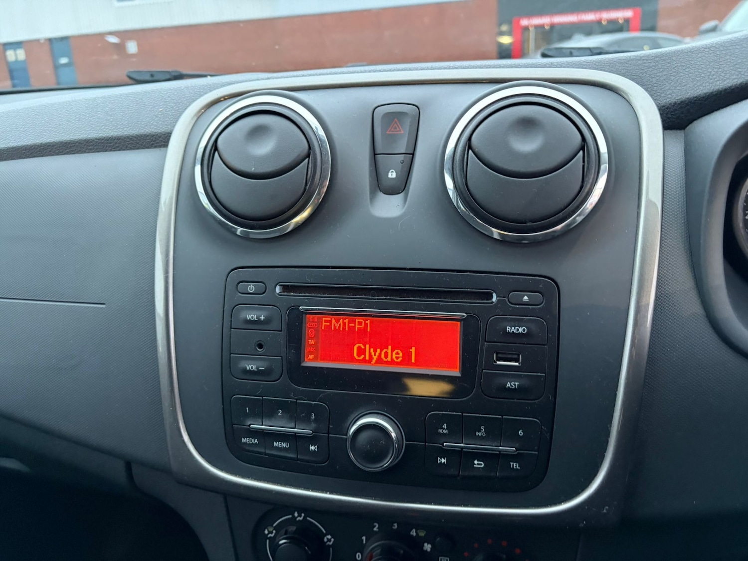 Used Dacia Logan MCV 2016 for sale - 77336188: Photo 11