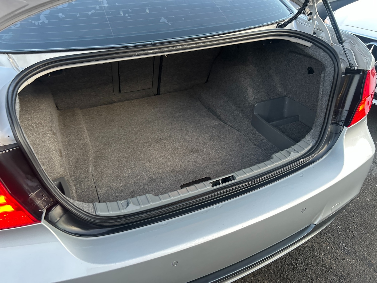 Used BMW 3 Series 2010 for sale - 76696301: Photo 18