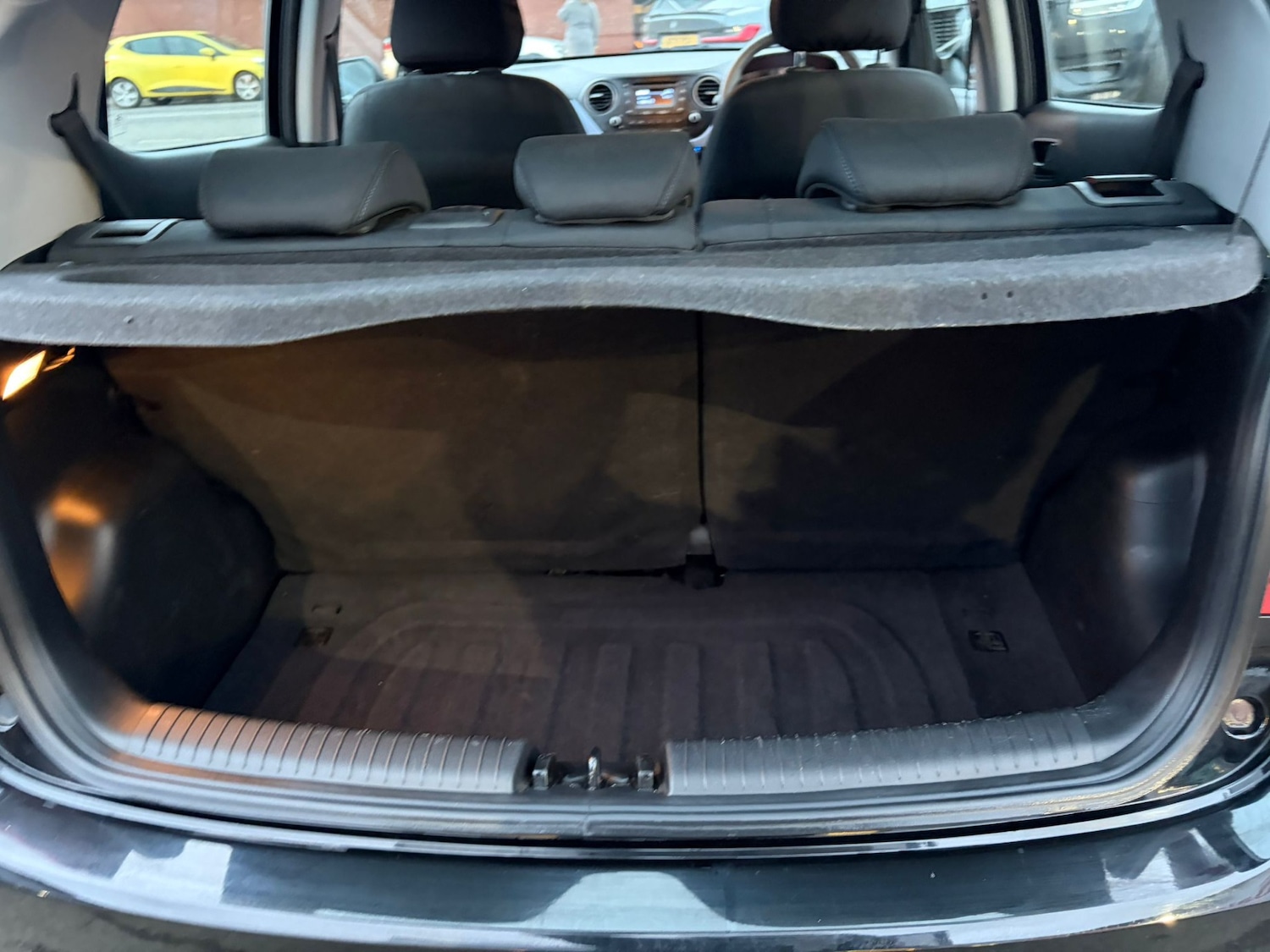 Used Hyundai i10 2016 for sale - 77326605: Photo 17