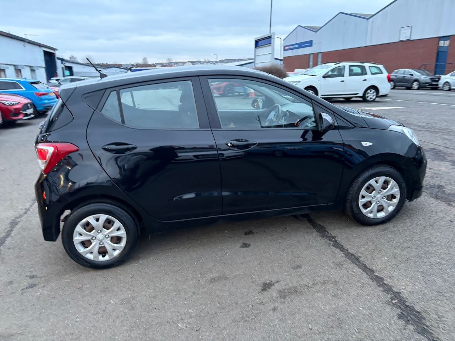 Used Hyundai i10 2016 for sale - 77326605: Photo 8