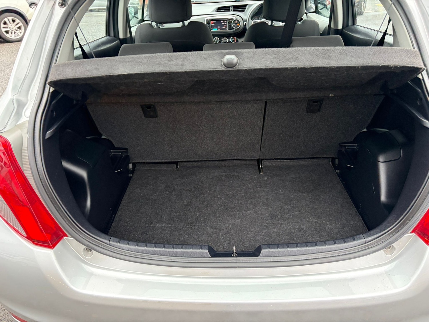 Used Toyota Yaris 2012 for sale - 76426809: Photo 15